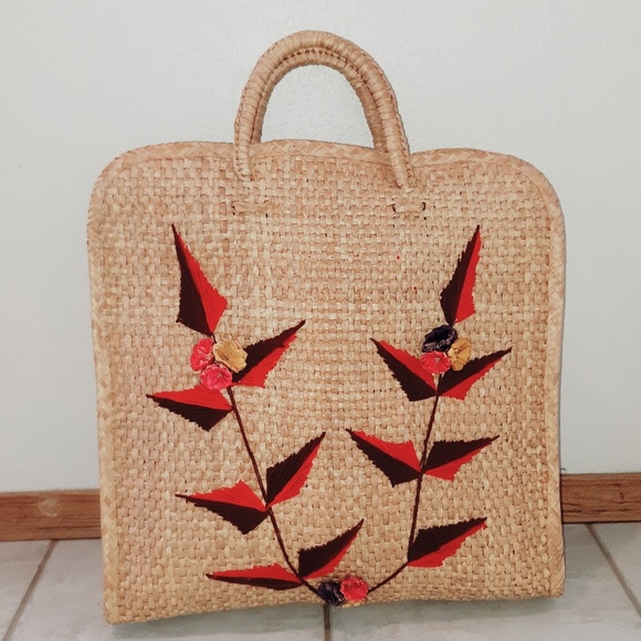 Vintage Handbags - VTG Straw Embroidered Boho Beach Festival Tote